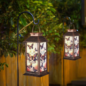 Doogarden lantern includes batteries for indoor use.