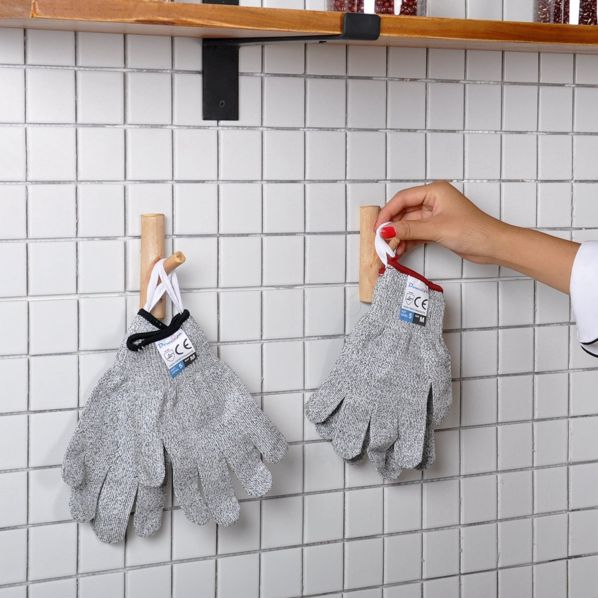 Dowellife cut resistant gloves feature a hanging ring for storage