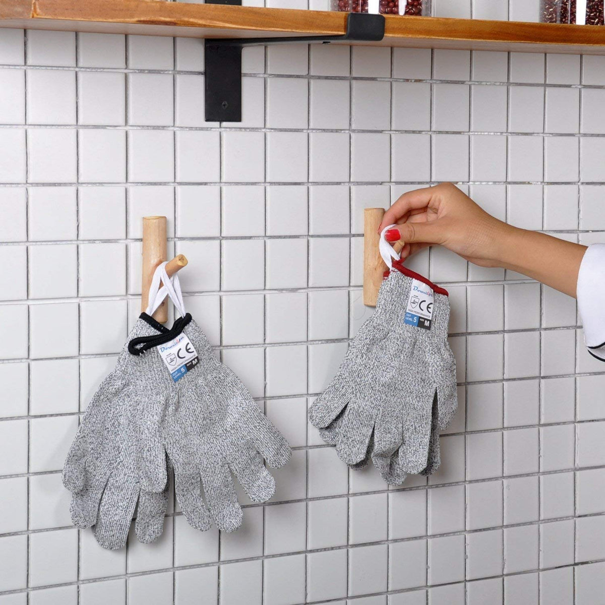 Dowellife kitchen safety gloves offer reliable protection without sacrificing dexterity