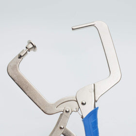 DRAGONITE one-handed operation demonstrated for quick clamps mid-project
