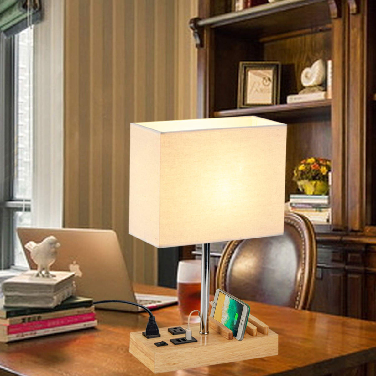 Dreamholder desk lamp helps keep a tidy desk with integrated organization.</p>