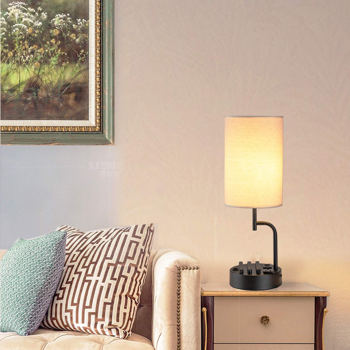 Dreamholder close-up of cream linen shade highlighting fabric texture and diffusion.