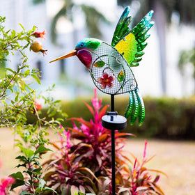 Dreamysoul solar-powered garden stake with automatic dusk-to-dawn lighting