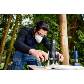 Dremel 335-01 package includes attachment and guides