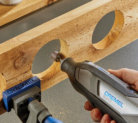 Dremel 8240 LED battery life indicator shows remaining power