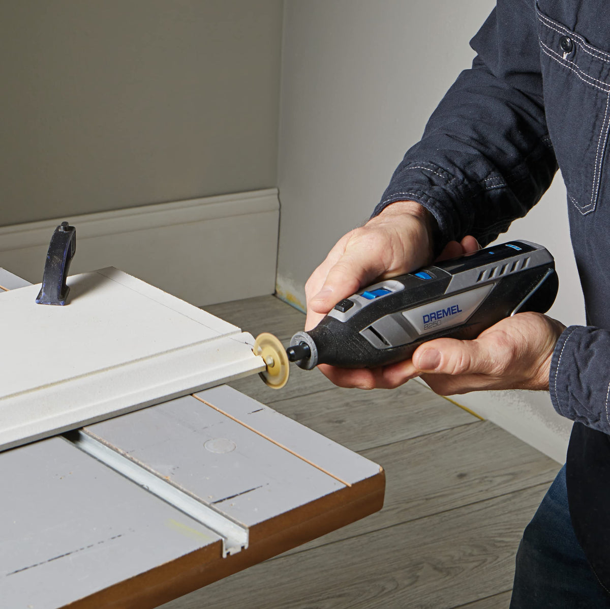 Dremel 8250-5 on wood demonstrates task versatility