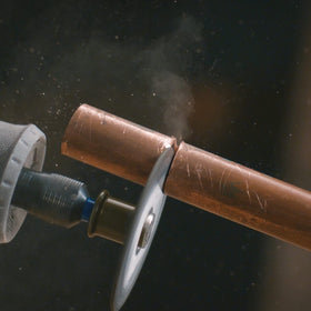 Cutting bolts and sheet metal with a Dremel EZ406-02