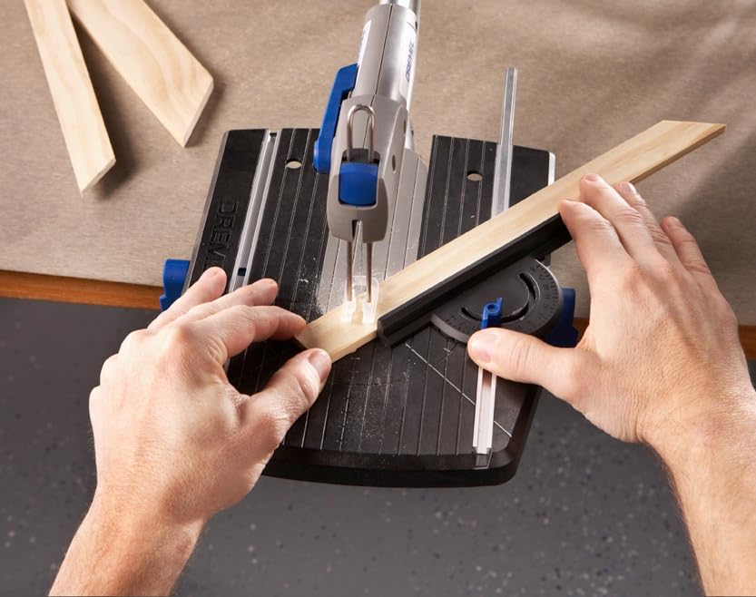 Dremel Moto-Saw detachable coping function enables handheld use.