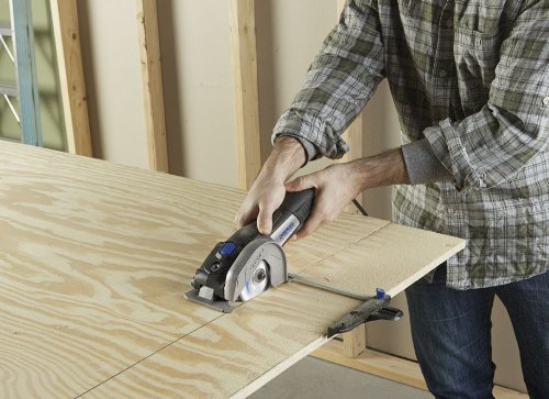 Dremel US500-01 Ultra-Saw in action cutting wood efficiently