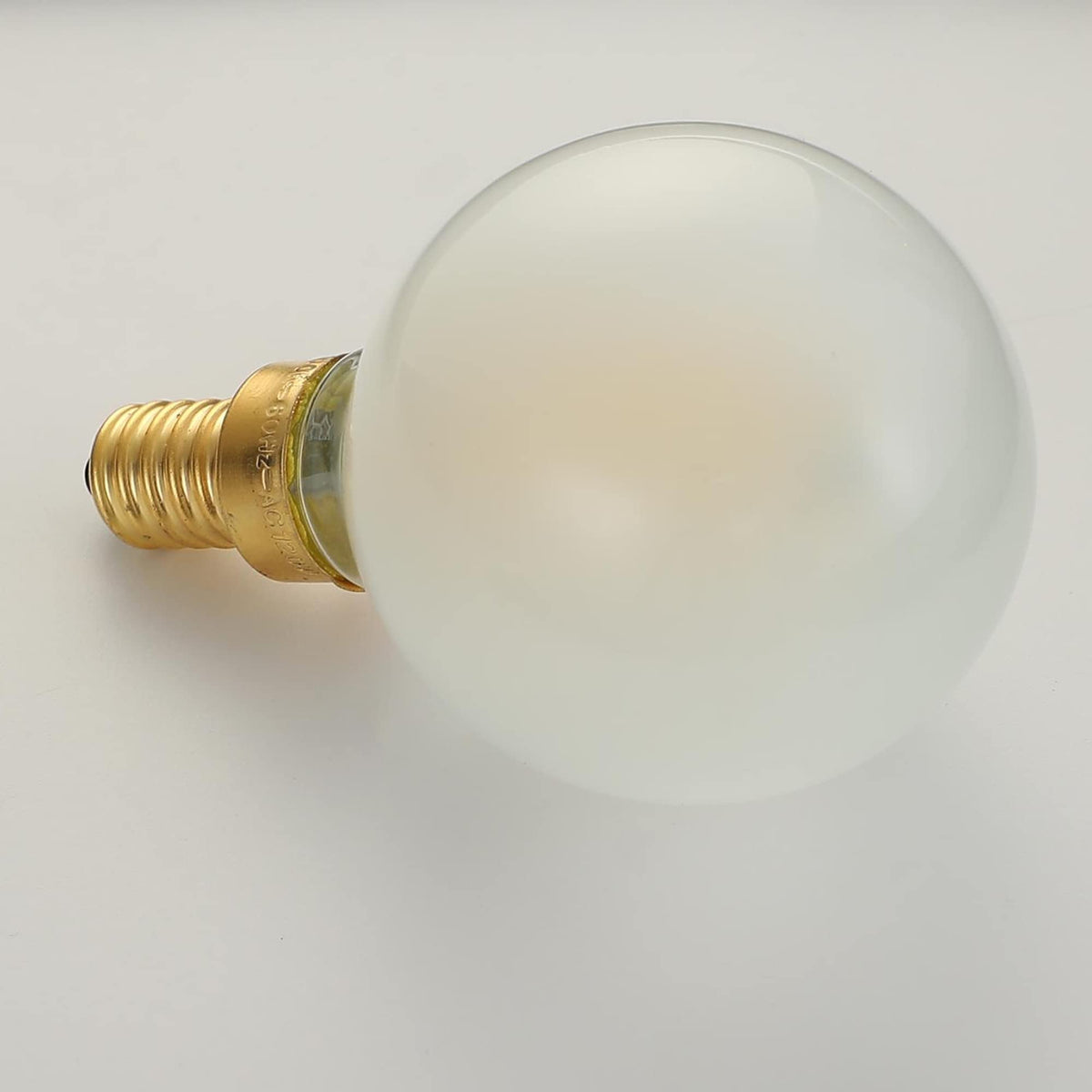 Duoled E12 bulb enhances vanity setups with flicker-free, eye-friendly illumination.
