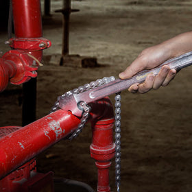 DURATECH 24-Inch chain wrench tight-space functionality for confined areas.