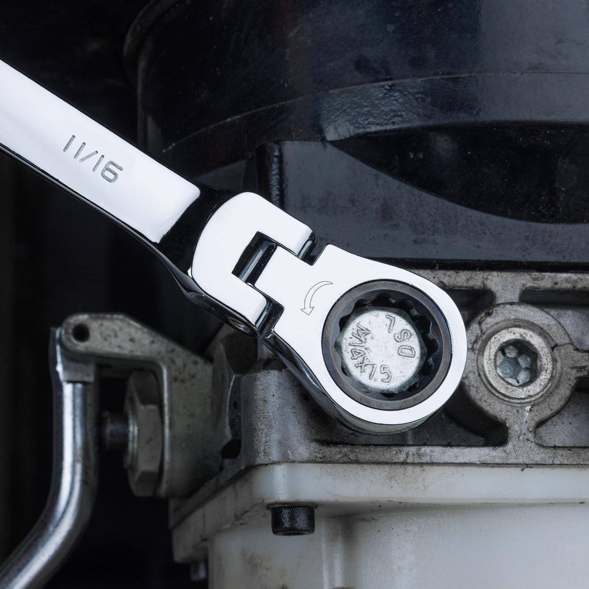 DURATECH 72-teeth ratchet delivers smooth, accurate turns.