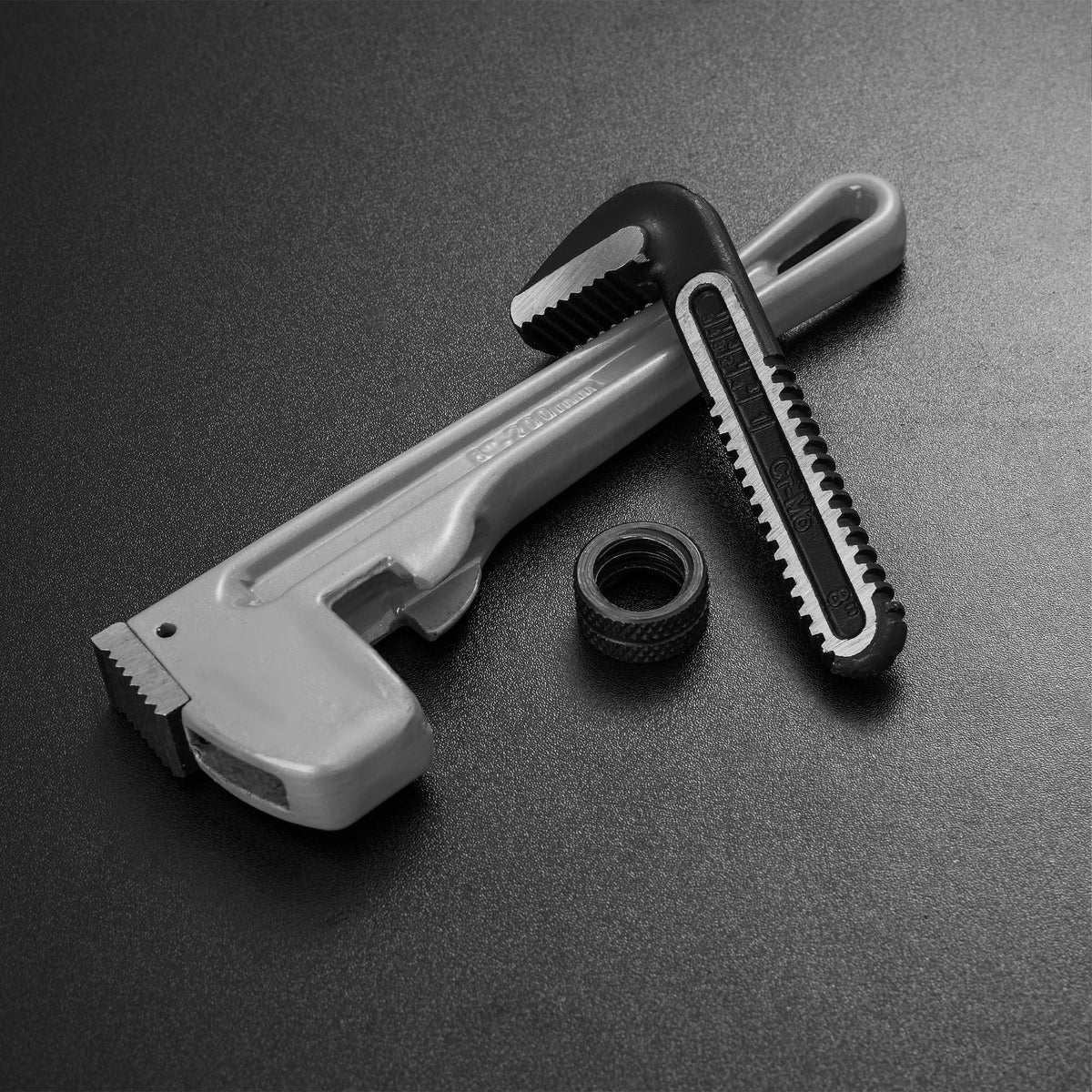 DURATECH base-hanging hole keeps the wrench organized for easy storage.