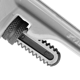 DURATECH I-beam handle provides stable leverage for better control during repairs.