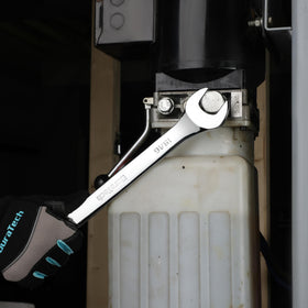 DURATECH mirror-polished finish eases cleaning after tough jobs