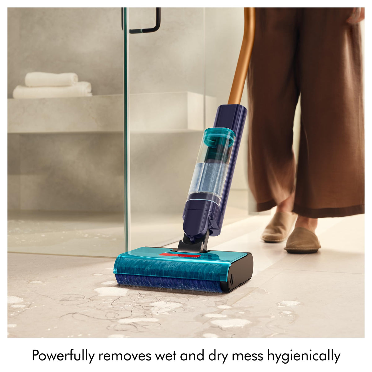 Hot-air drying dock speeds up post-cleaning drying for Dyson Clean+Wash Hygiene