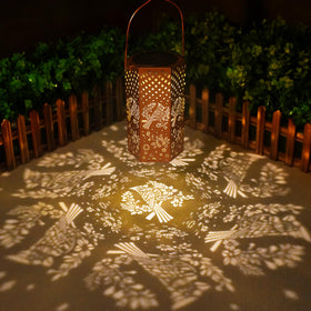 Eandisom cardinal bird outdoor solar light enhances yard decor
