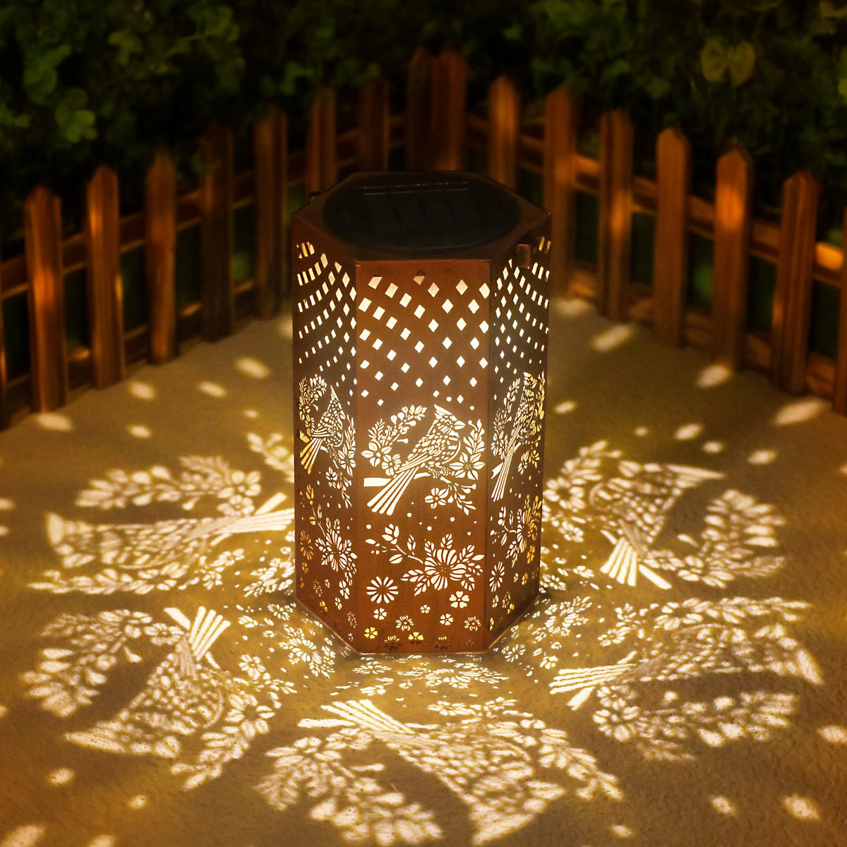 Eandisom IP65 waterproof solar lantern ready for any weather