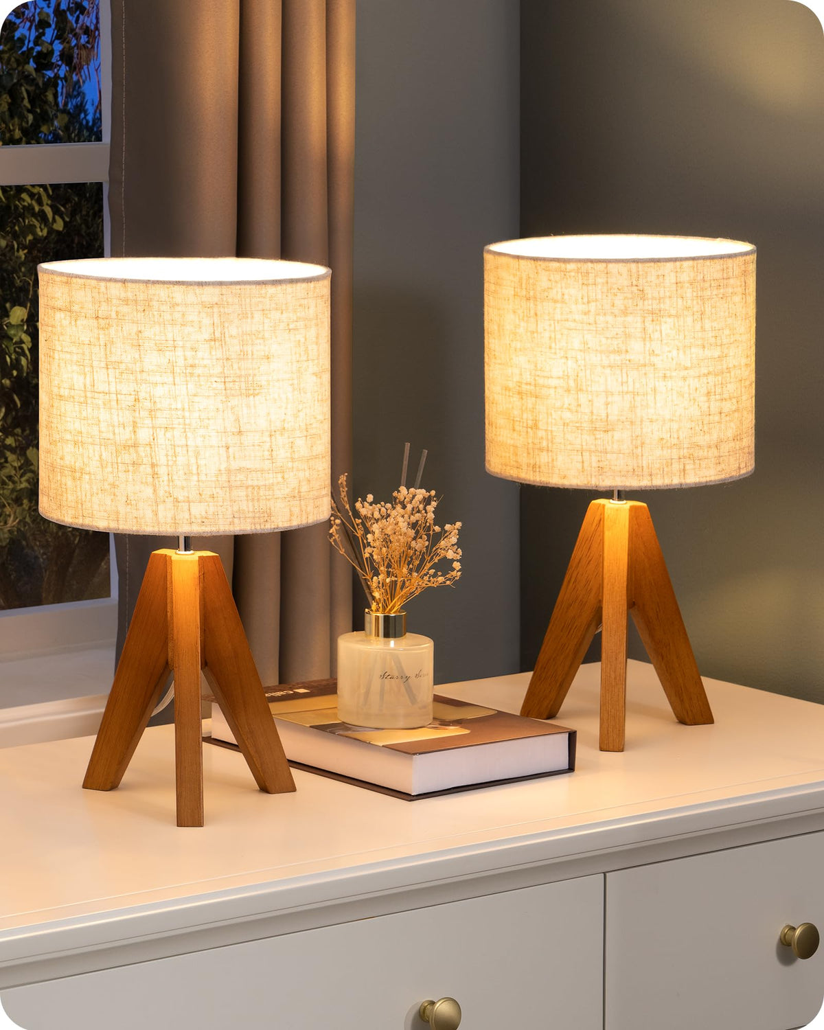 EDISHINE small table lamp with wooden tripod adds stylish bedside lighting