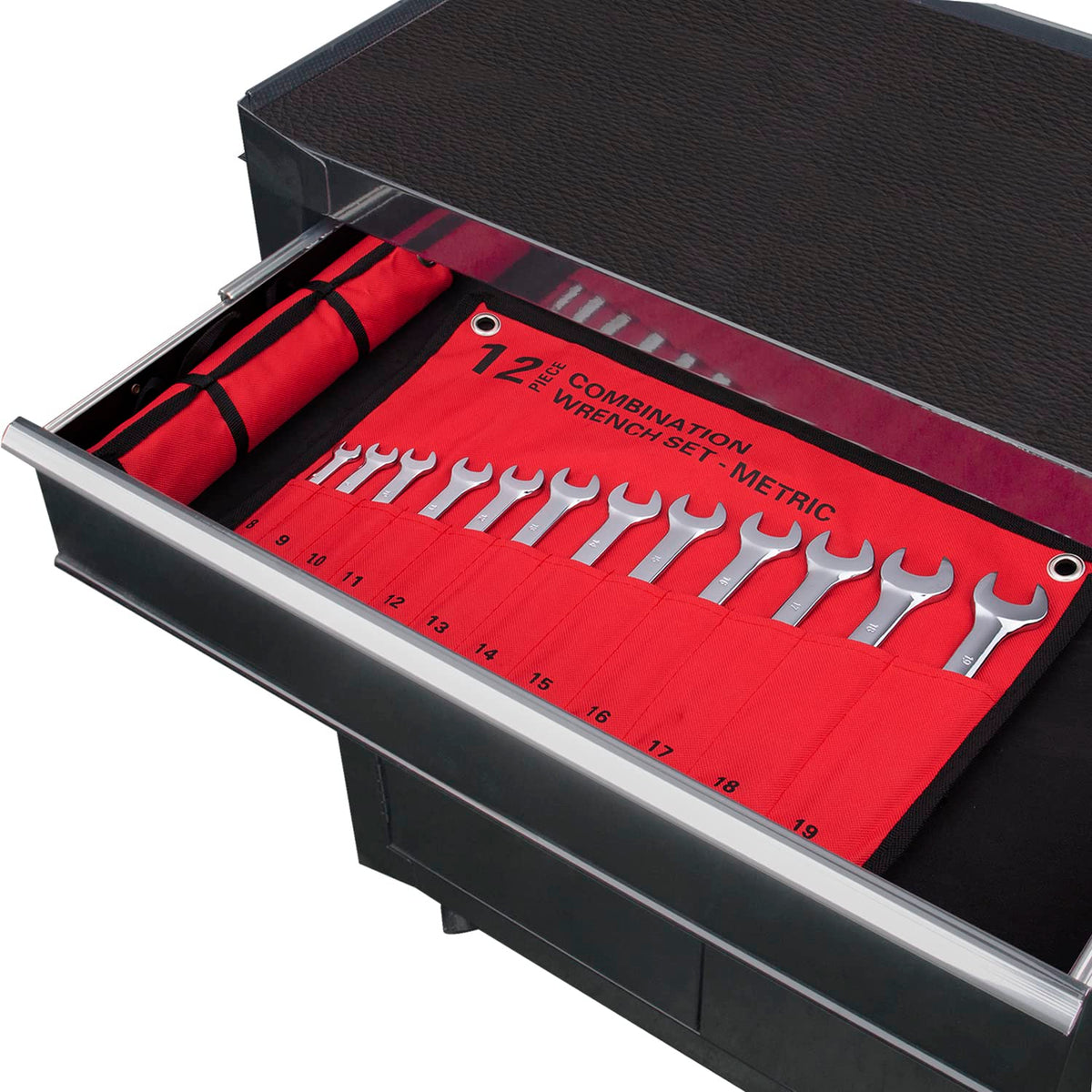 EFFICERE roll-up pouch simplifies carry and organization on projects