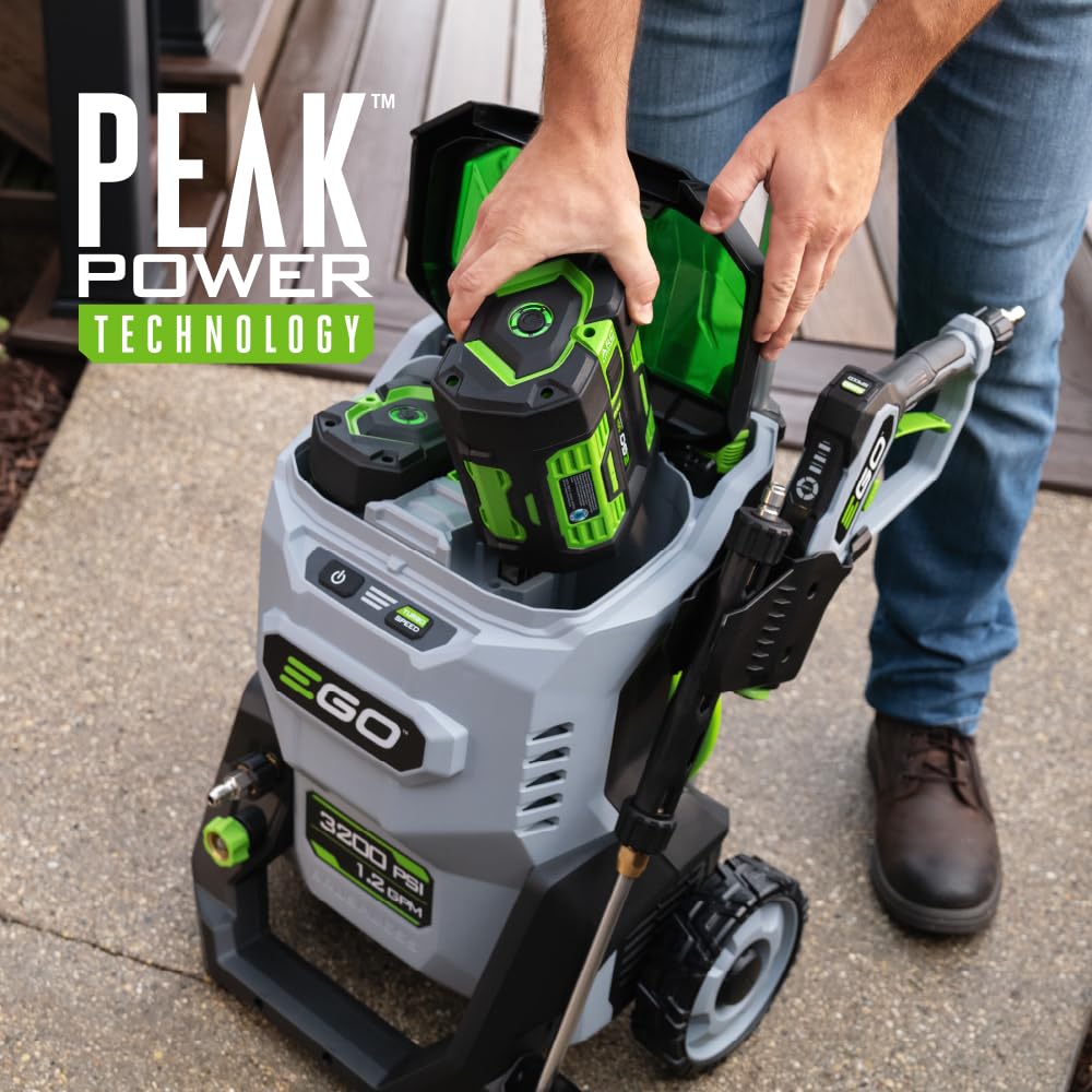 EGO Power+ HPW3204-2 telescopic handle enables easy transport.
