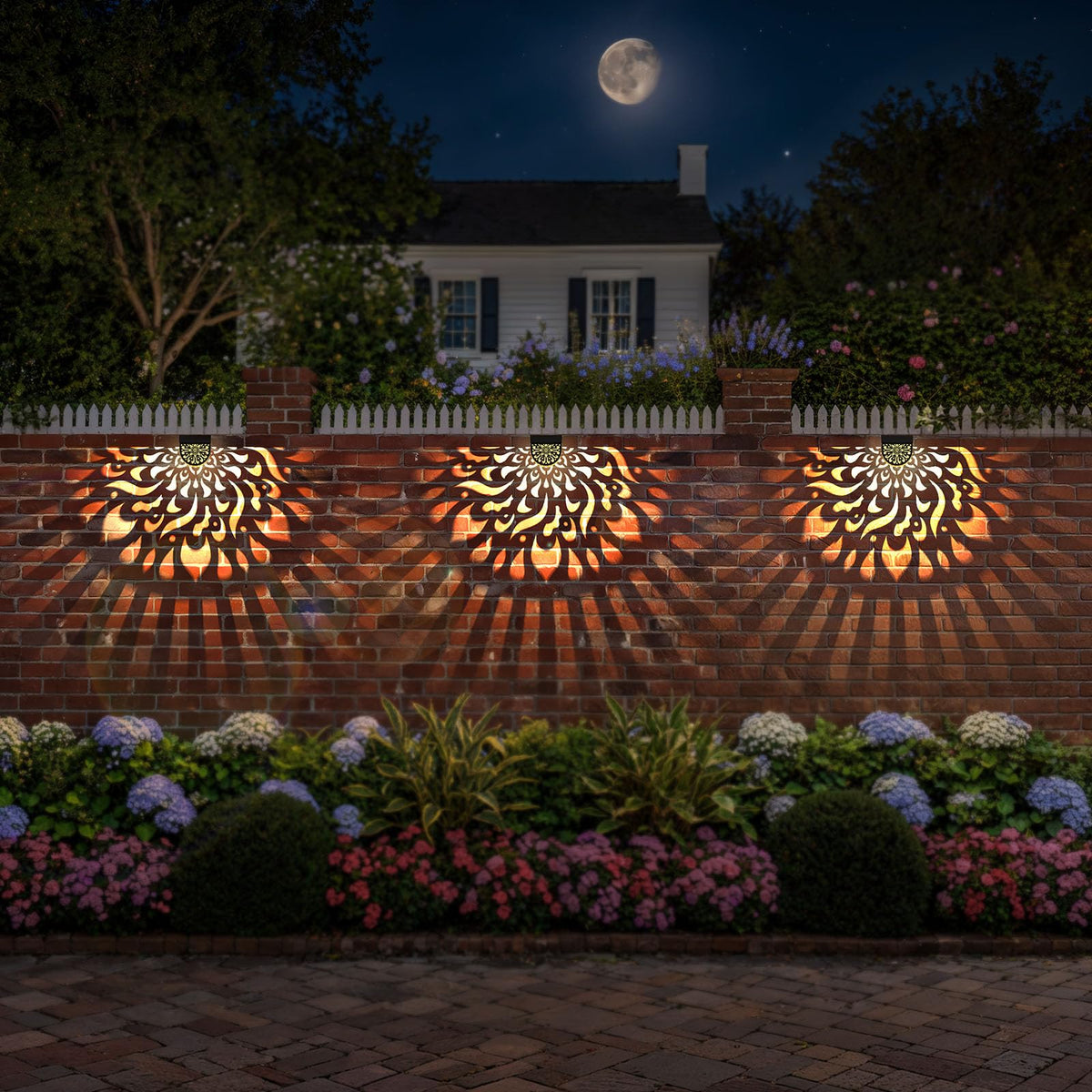 EKQ solar fence lights mount on wall for easy installation