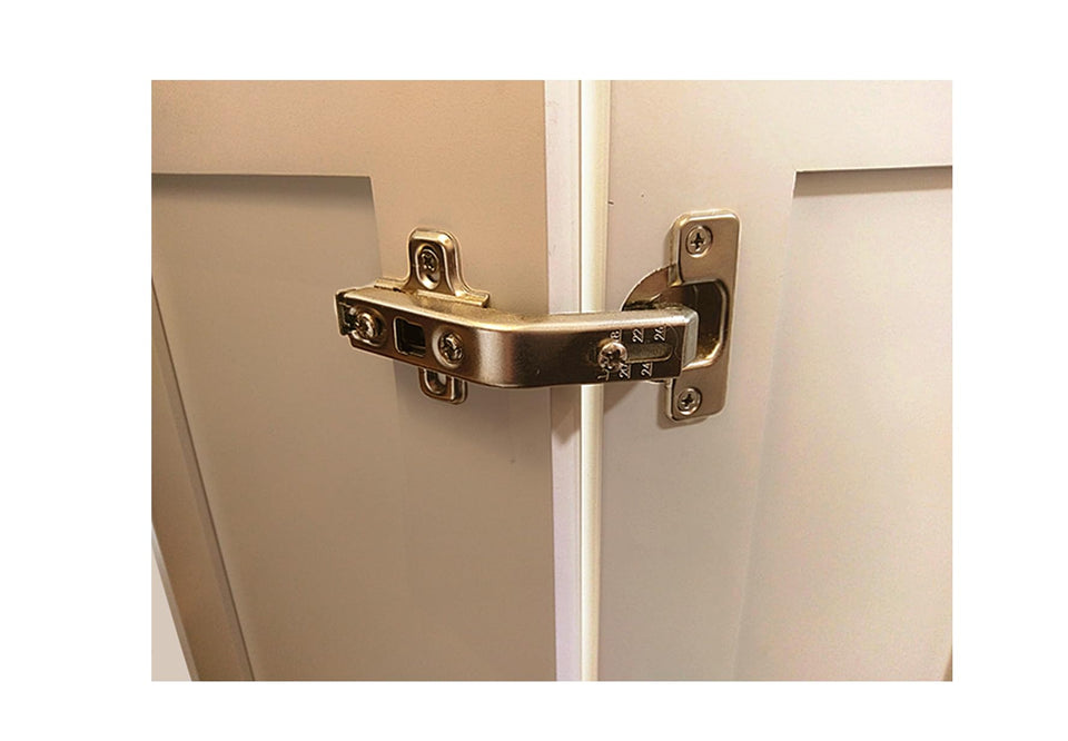 Elysian lazy Susan hinges 135° for corner cabinets enable wider access to contents.