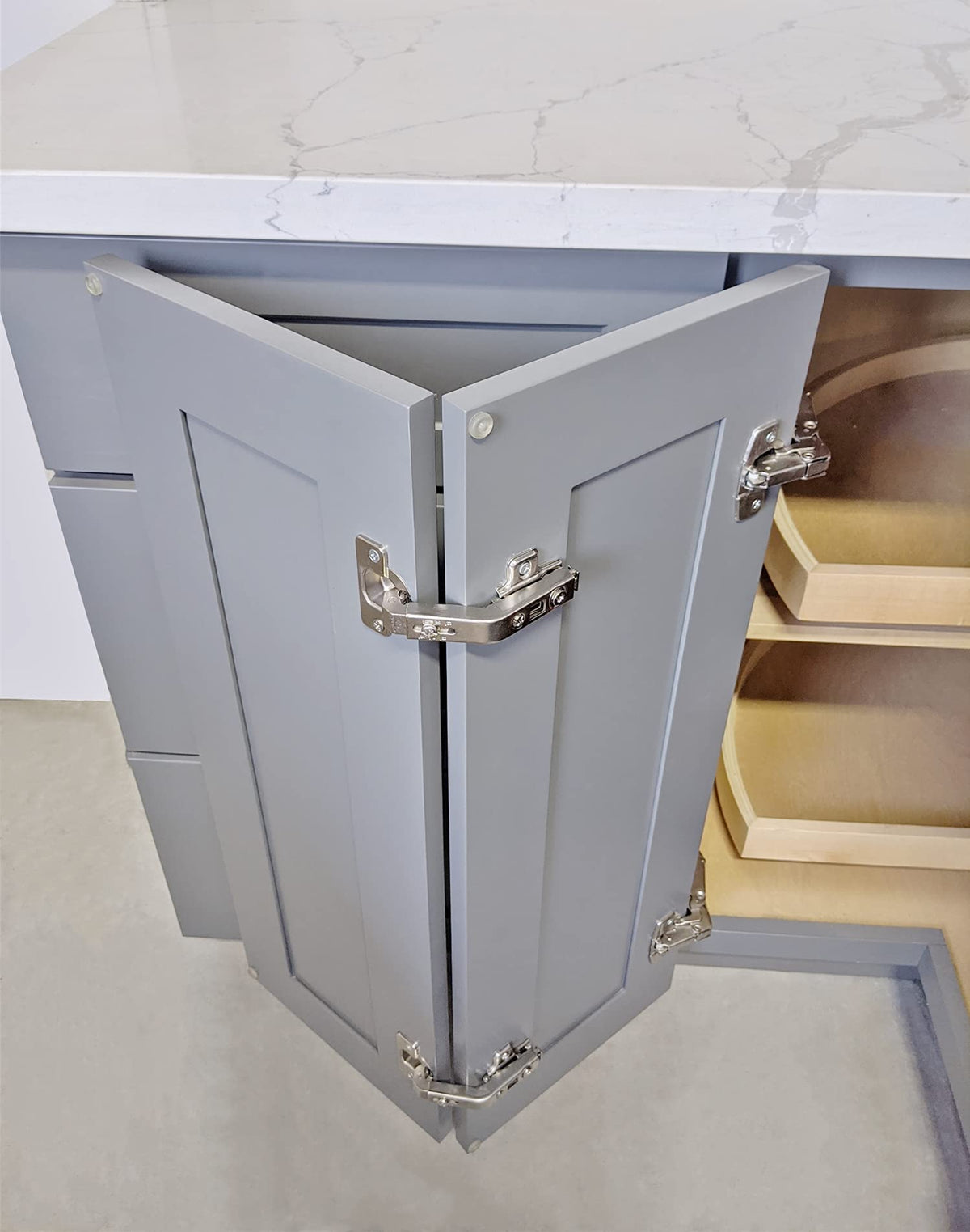 Elysian standard close hinges provide reliable daily operation without damping.