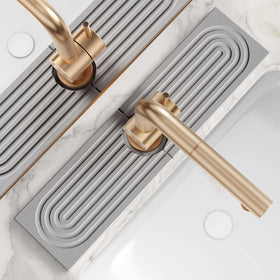 Eormoe diatomite sink mat close-up demonstrates fast absorption.