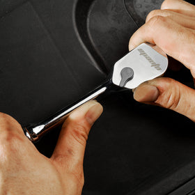 EPAuto chrome finish resists corrosion during daily tasks.