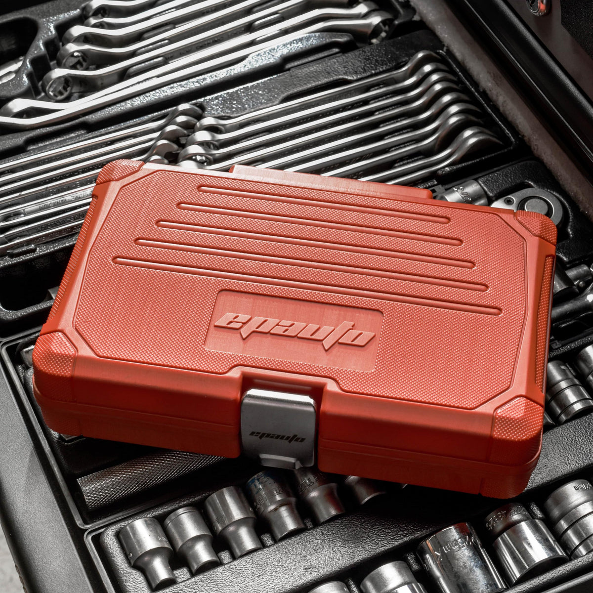EPAuto 47-piece set enables efficient roadside and home repairs.