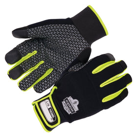 Ergodyne ProFlex 850 gloves with grip-palm for secure handling in cold environments.