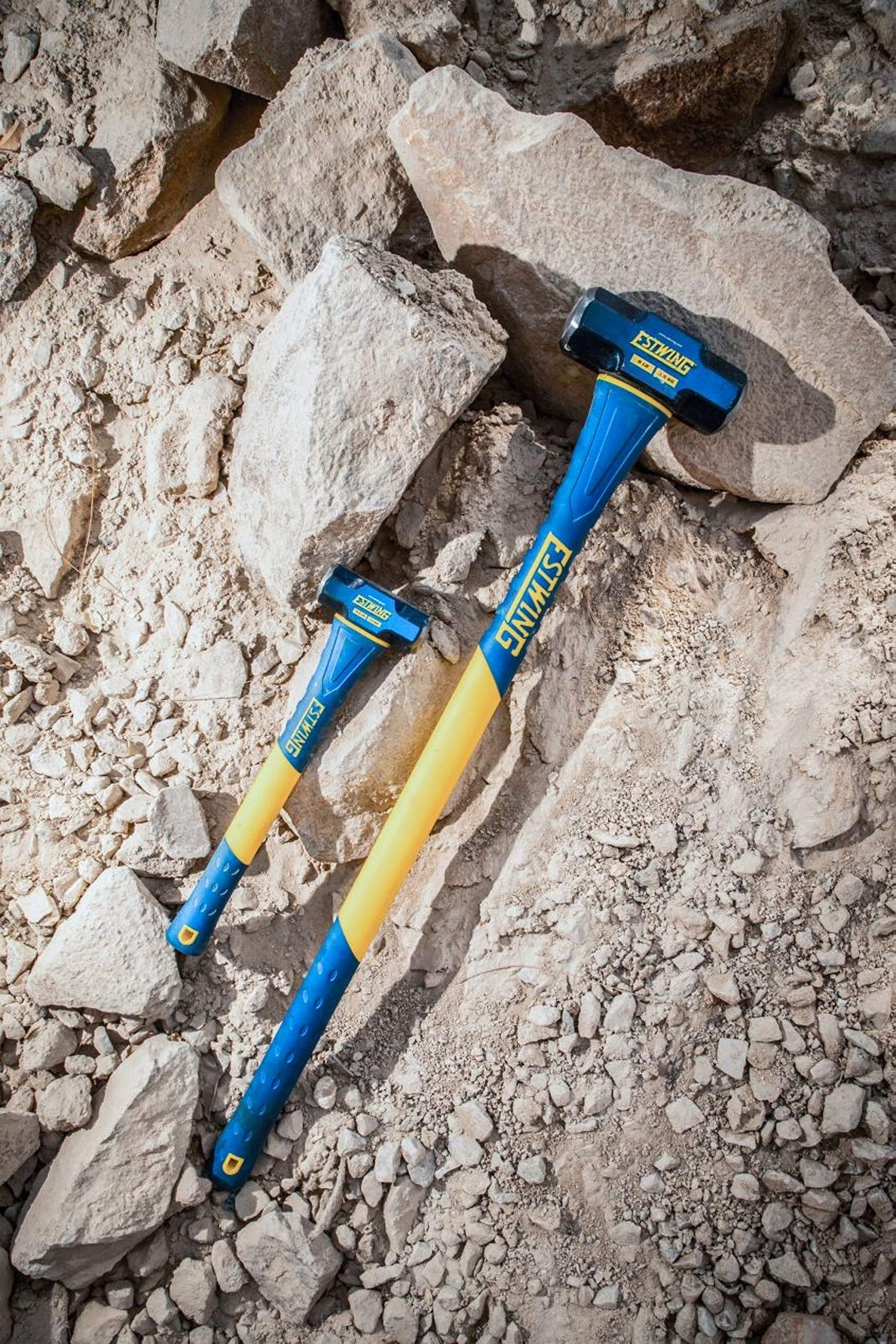 Estwing 16-pound hard-face sledge handle with ergonomic grip.