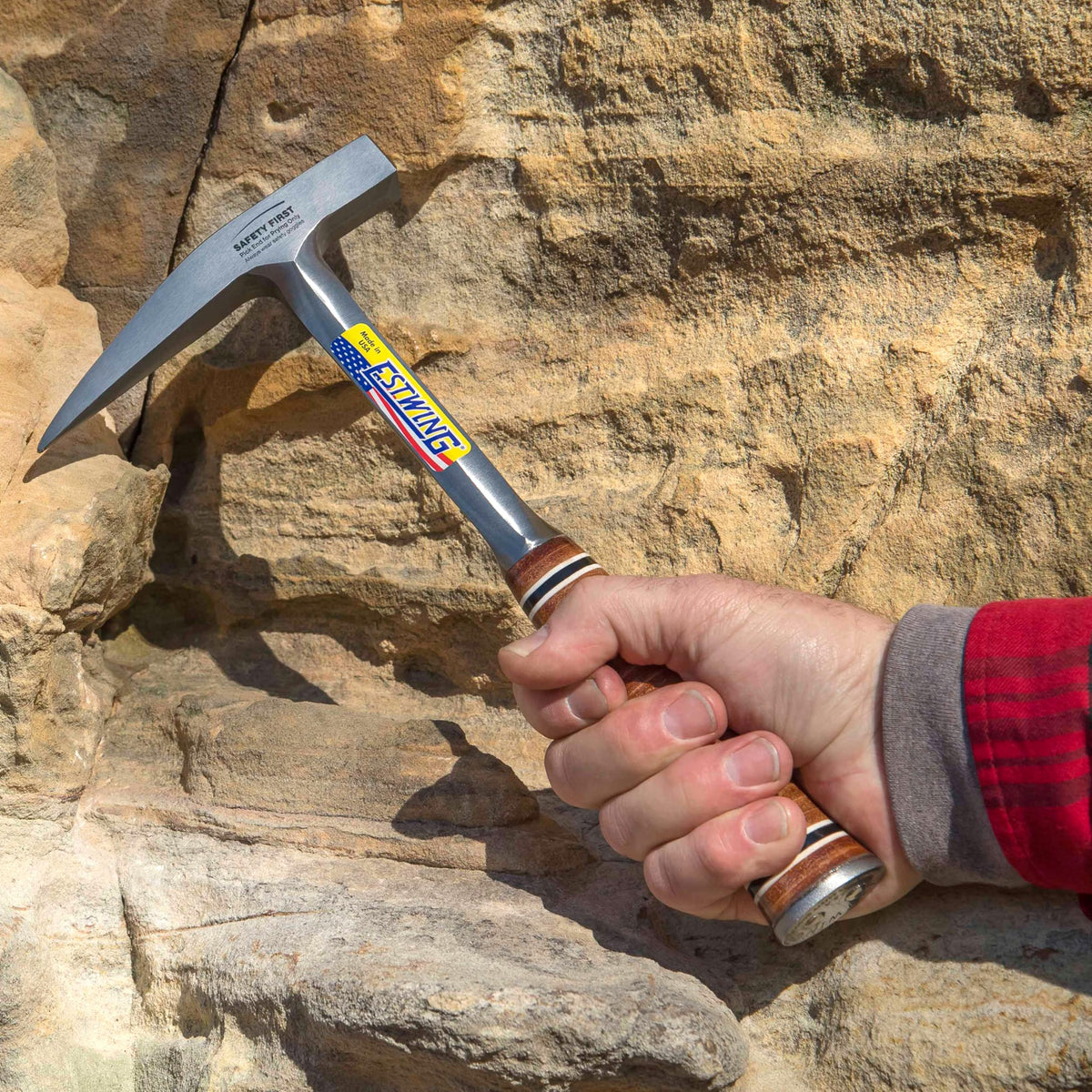 Estwing 70% vibration reduction grip minimizes fatigue during use.