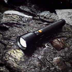 EverBrite high-beam range emphasizes 900 lumen output for long-distance illumination.