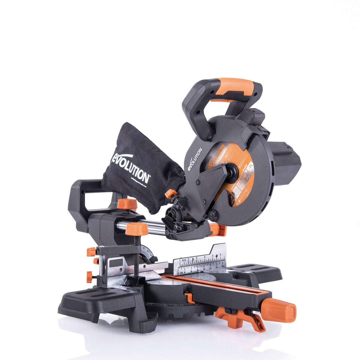 Evolution R185SMS+ slide-cut image shows smooth material movement for precise cuts