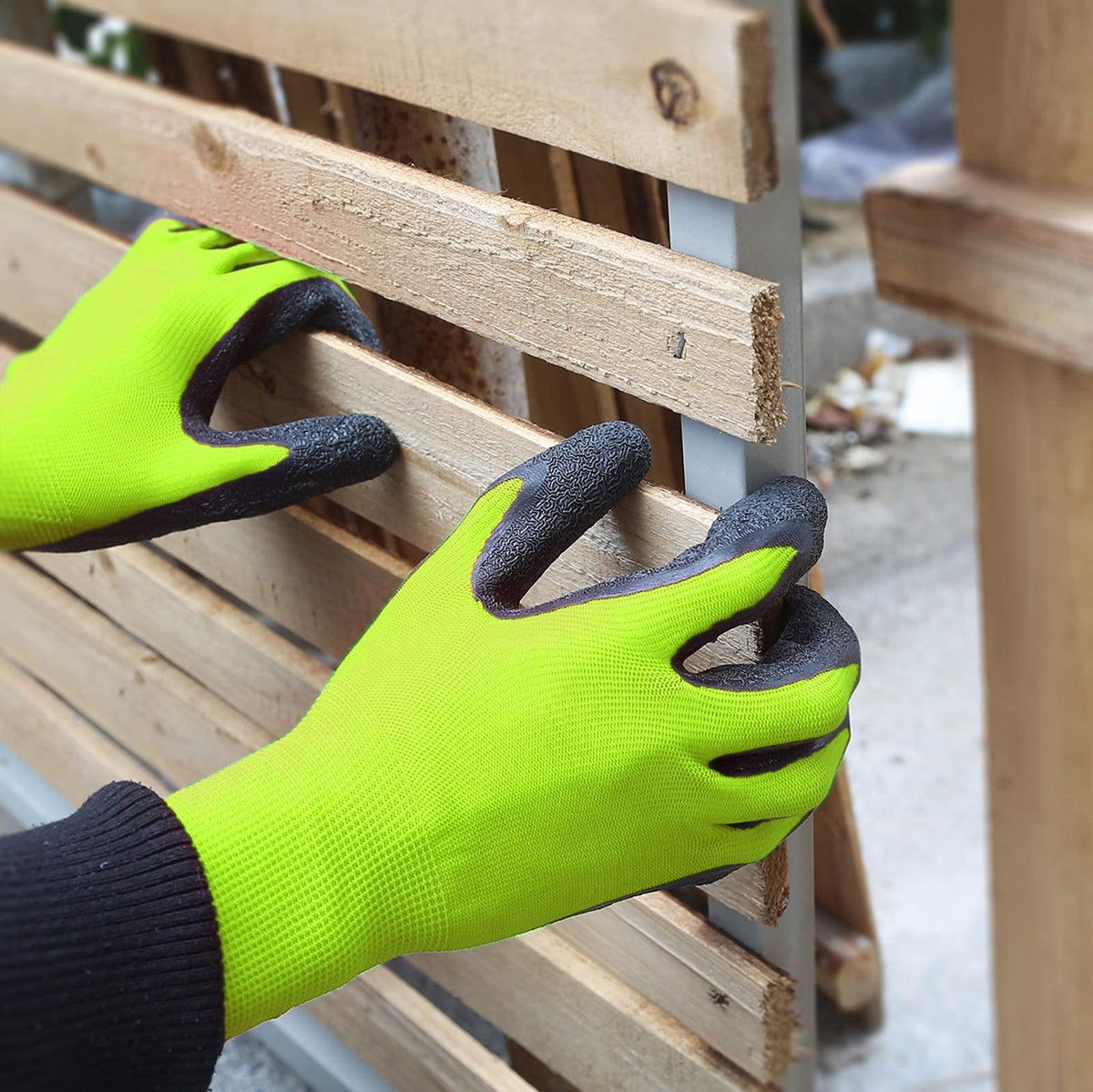 Evridwear glove provides durable protection against light cuts and abrasions.