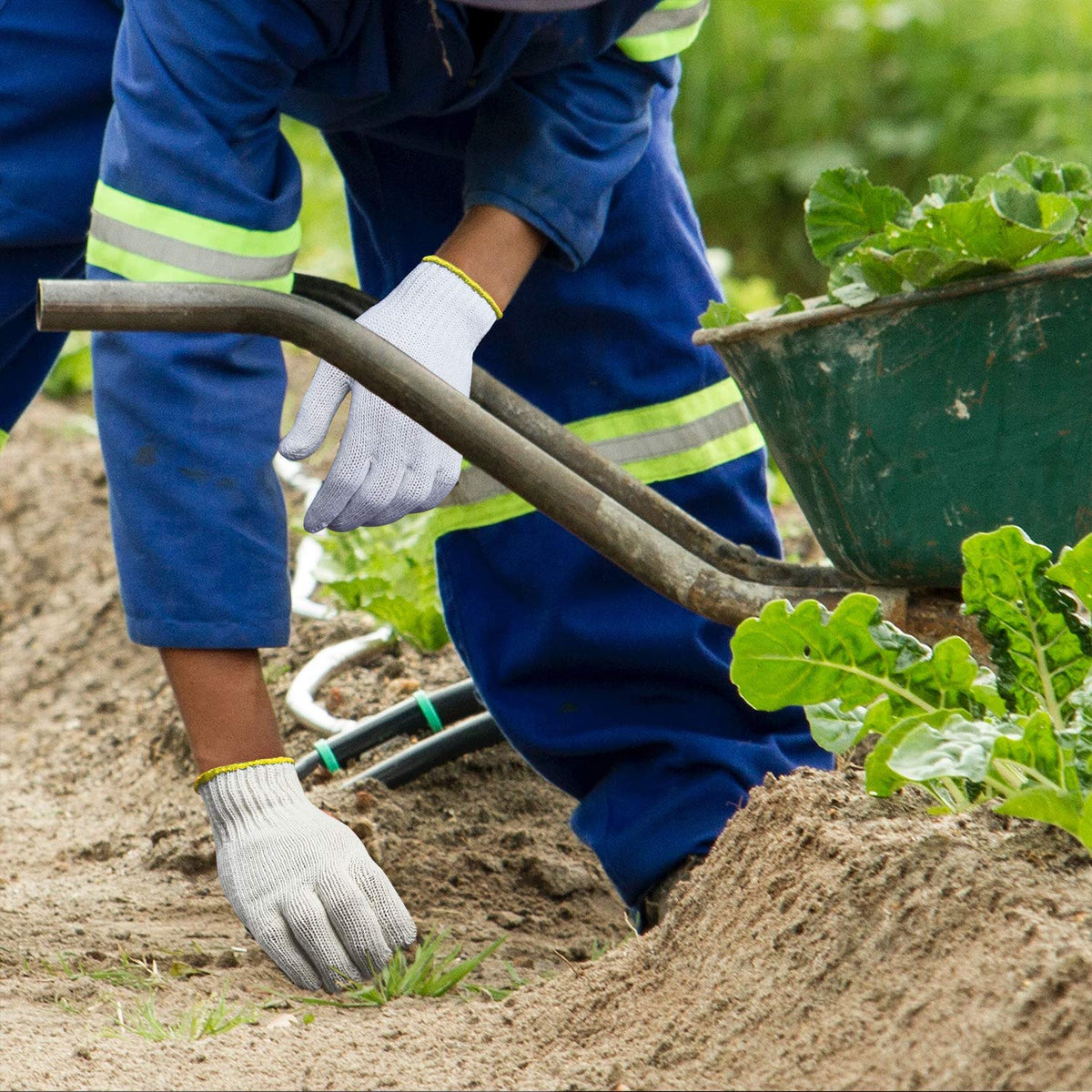 Evridwear gloves on mechanic worksite delivering durable, snug protection.