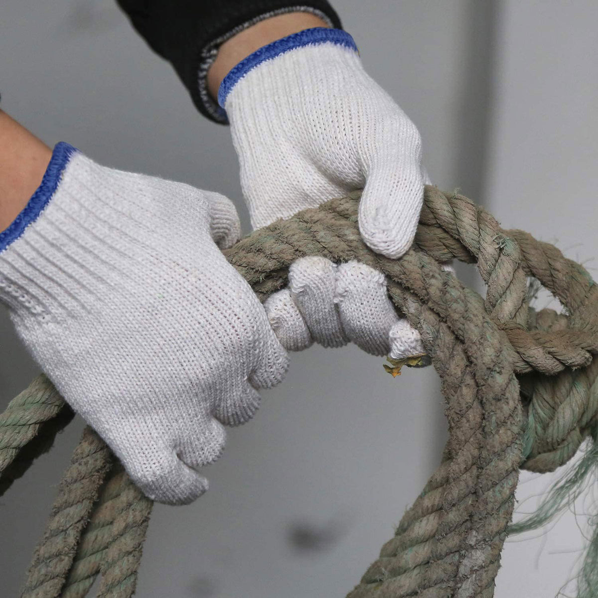 Evridwear reversible-wrist gloves prevent unraveling and extend wear.