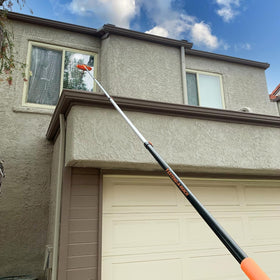 EXTEND-A-REACH quick-release lever enables smooth length adjustment.