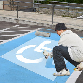 EYUNSTAR easy-clean stencil shown for simple maintenance and reuse.