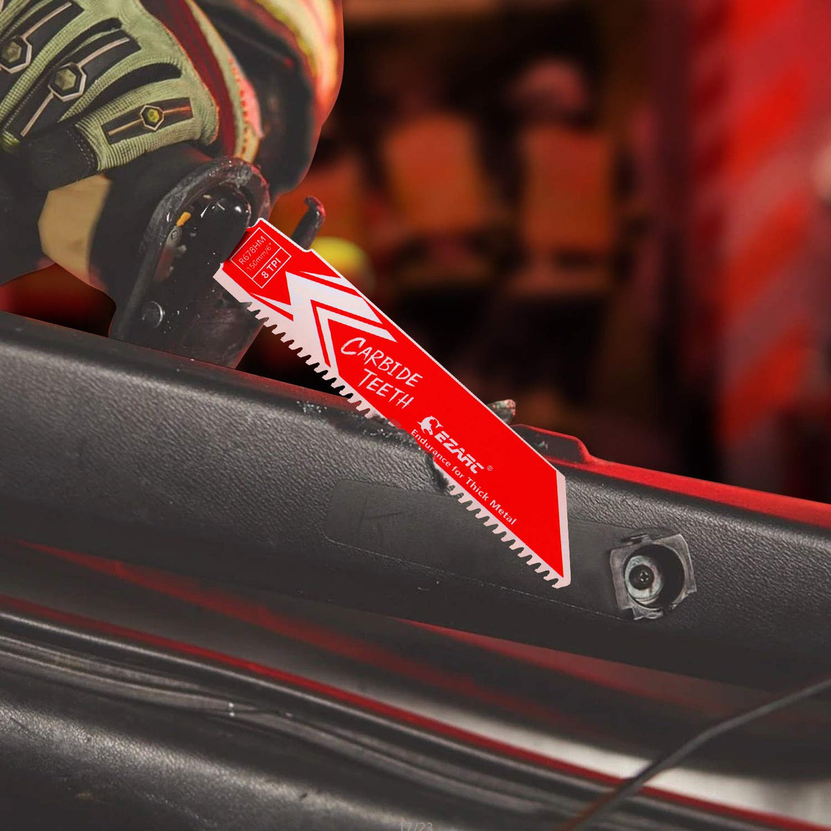 Universal shank compatibility with Bosch, Milwaukee, DeWalt tools shown