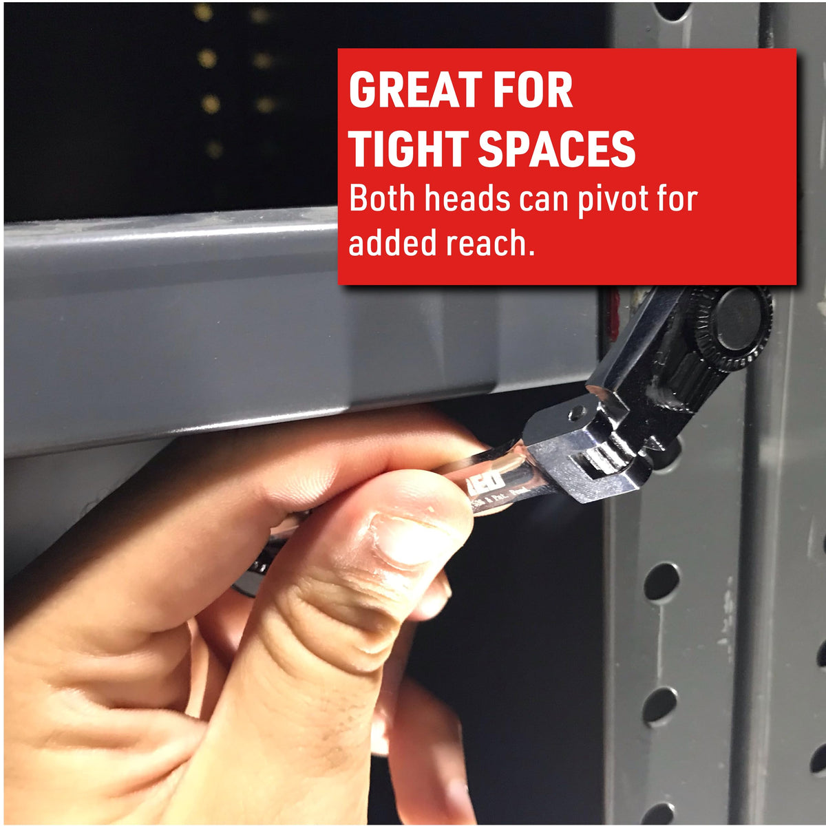 EZRED 4S04 reversible switch supports tightening and loosening tasks safely.