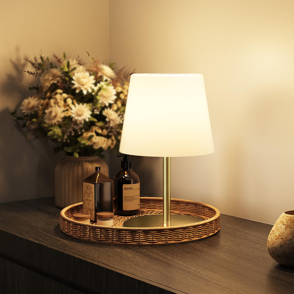 EZVALO outdoor cordless table lamp gold, shower-ready ambiance with waterproof design.