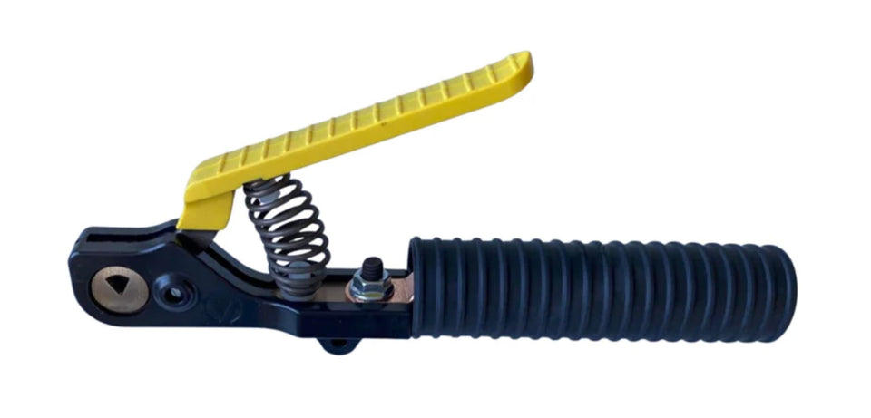 Fairbanks Electric Original Stinger V insulated body for cooler operation and reliable conductivity.