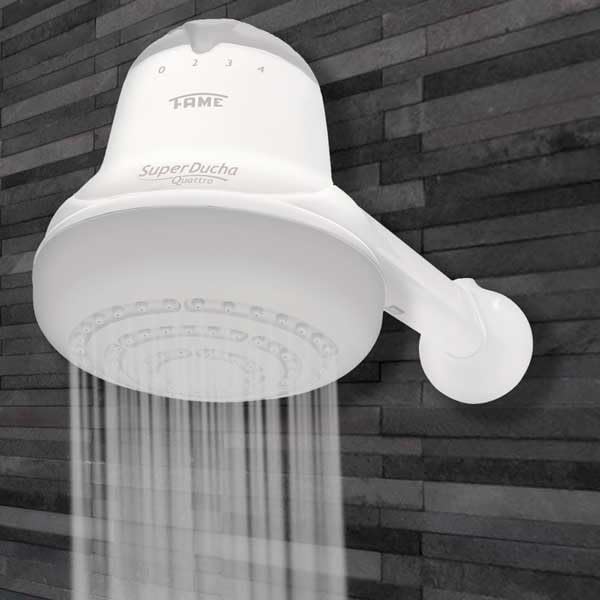 FAME SuperDucha Quattro compact design saves bathroom space.