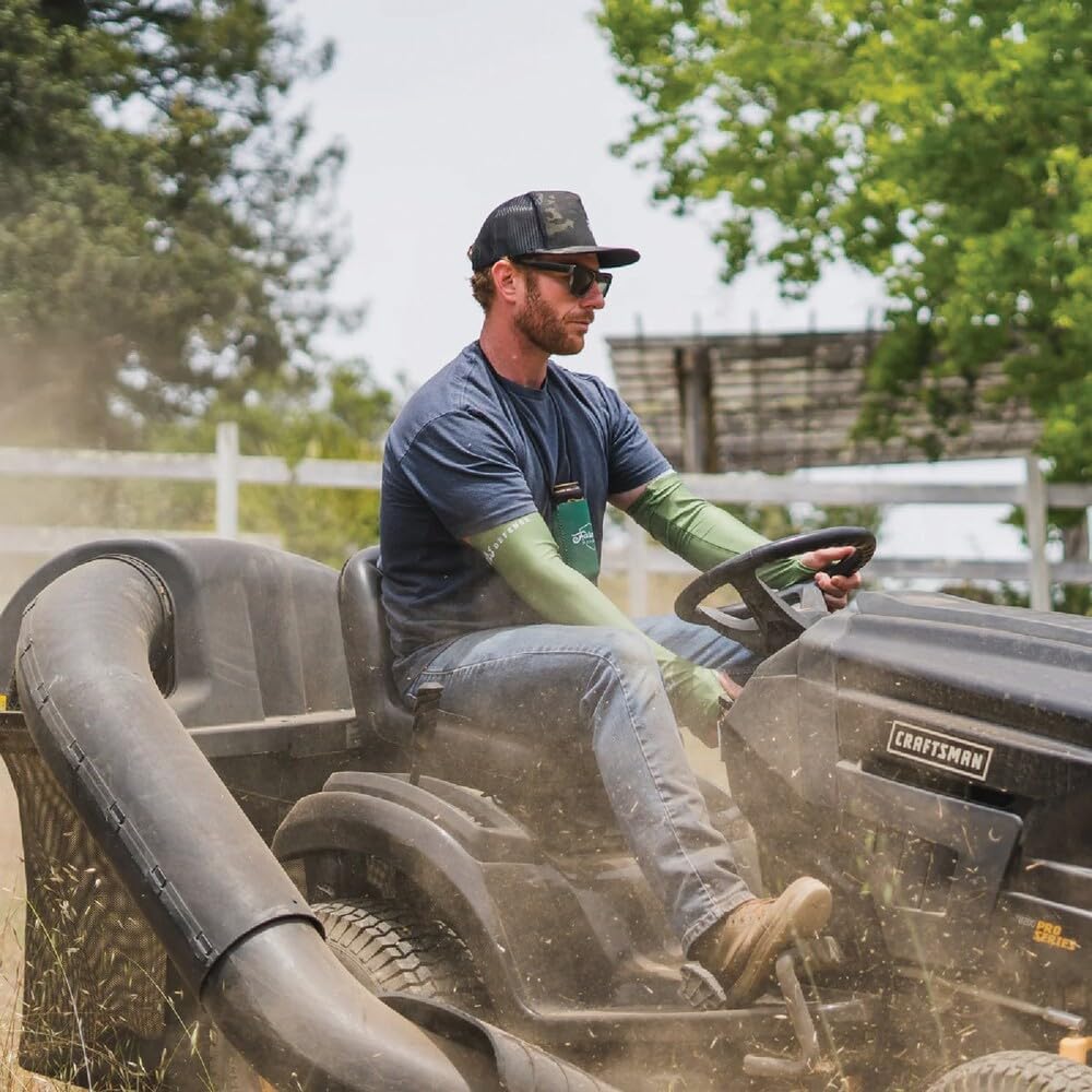 Durable polyester blend resists snags on FARMER'S DEFENSE arm sleeves