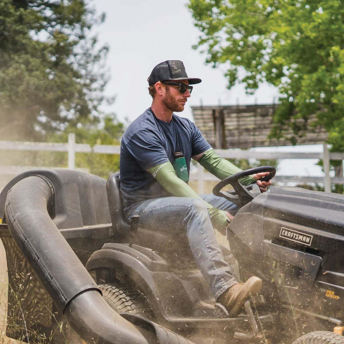 FARMER'S DEFENSE recycled fabric sleeves supporting eco-friendly gardening apparel