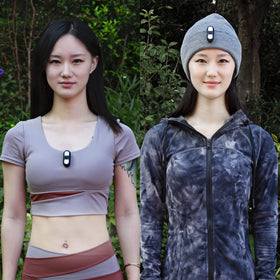 Faxins running light clip-on design keeps you visible on night runs.