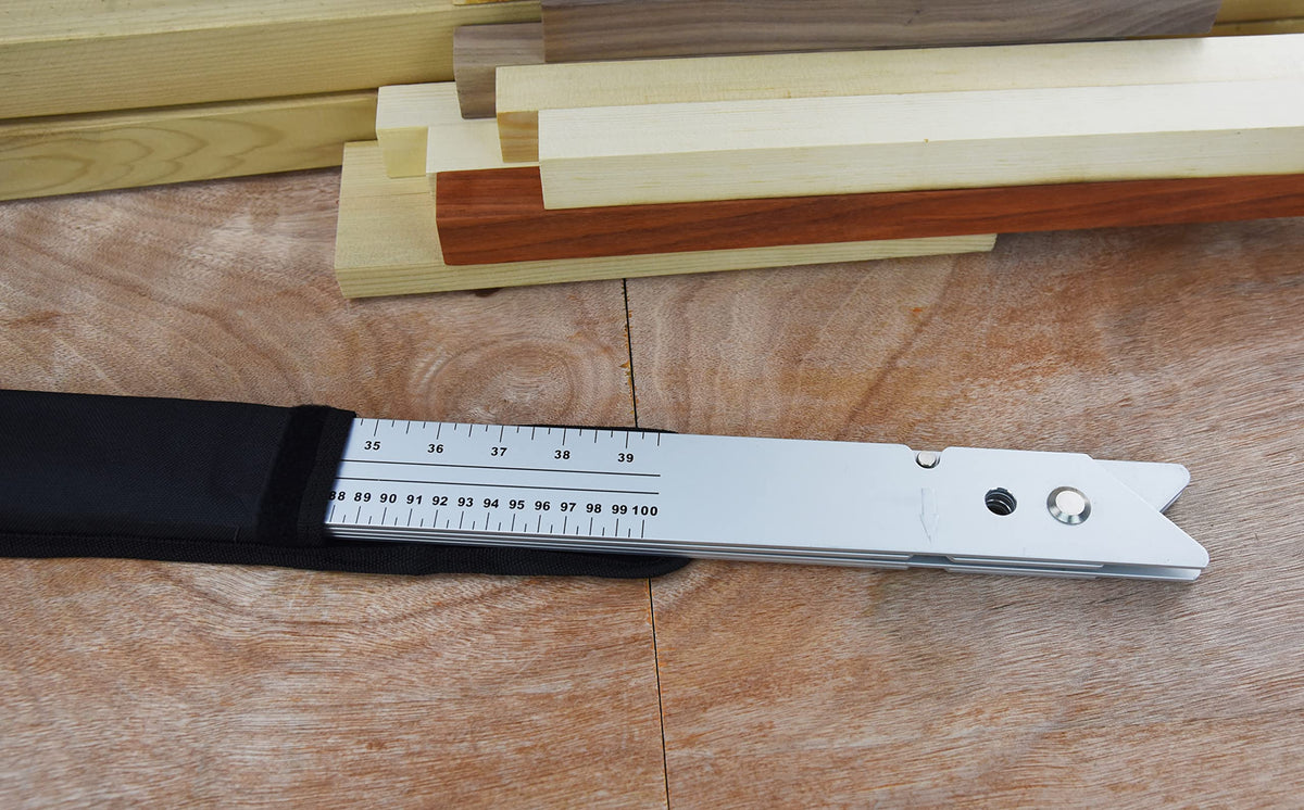FEI-RONG 48-inch folding square with carrying case for portability.